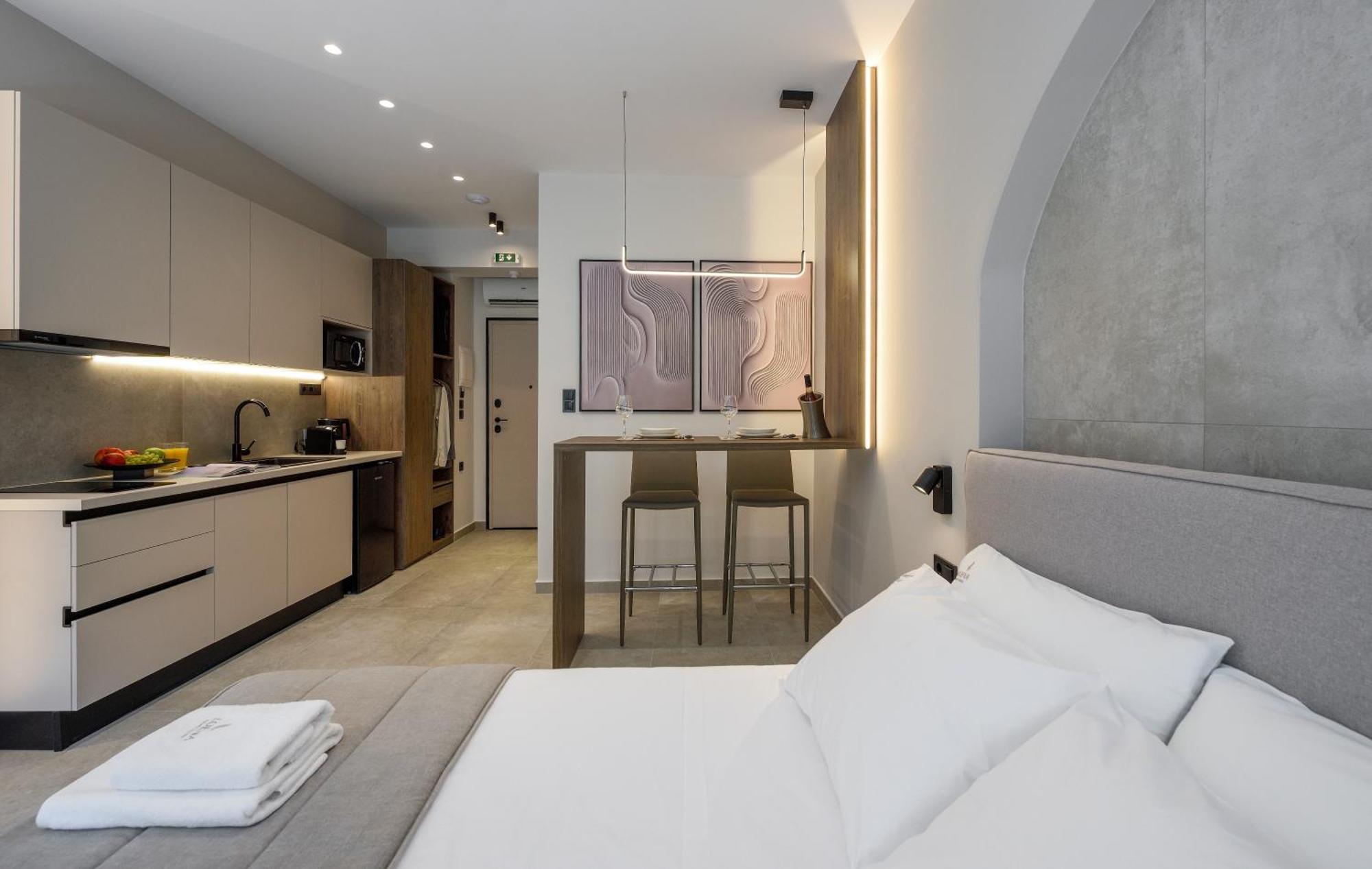 Loena Luxury Suites Thessaloniki Exterior photo