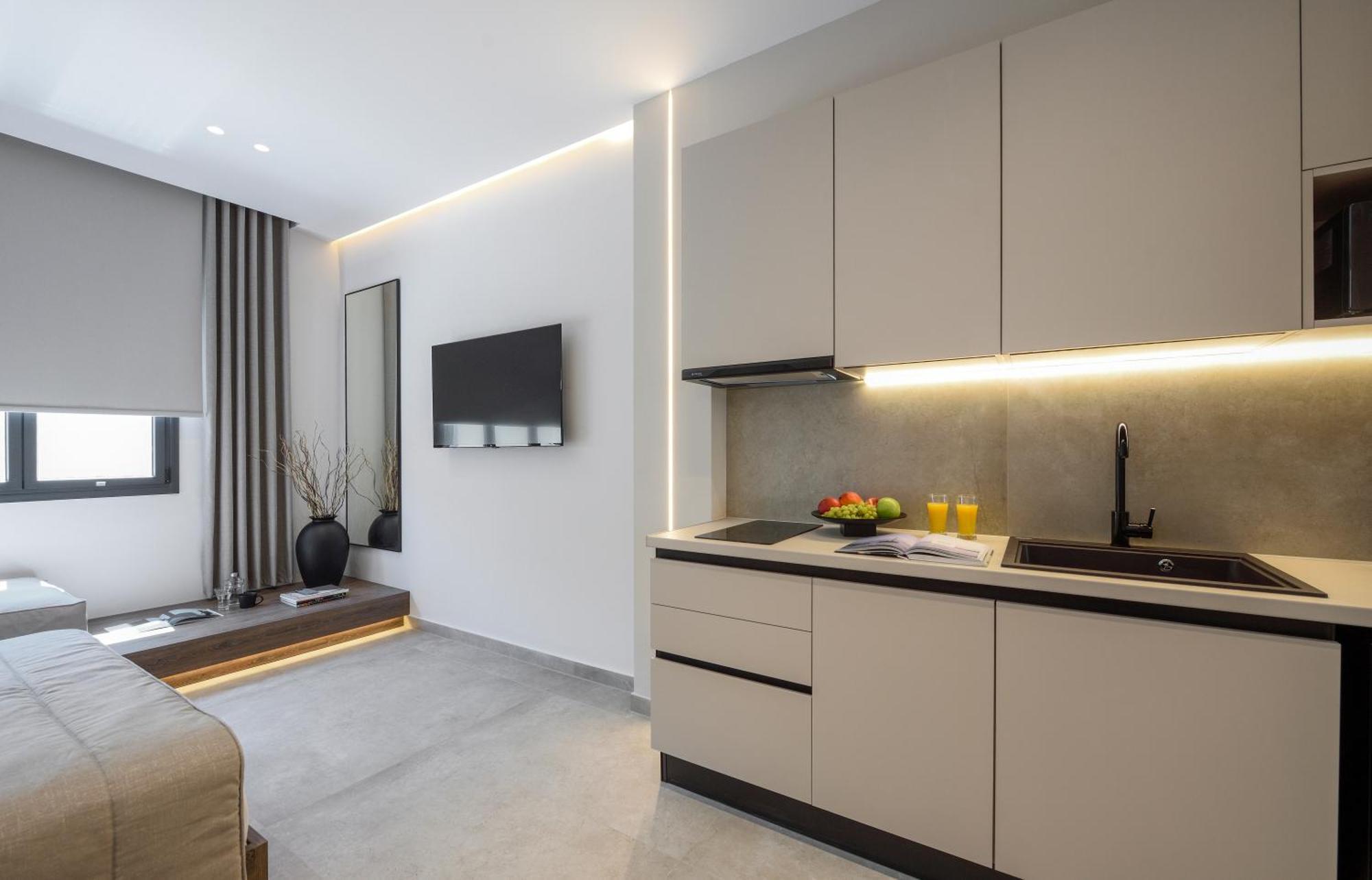 Loena Luxury Suites Thessaloniki Exterior photo