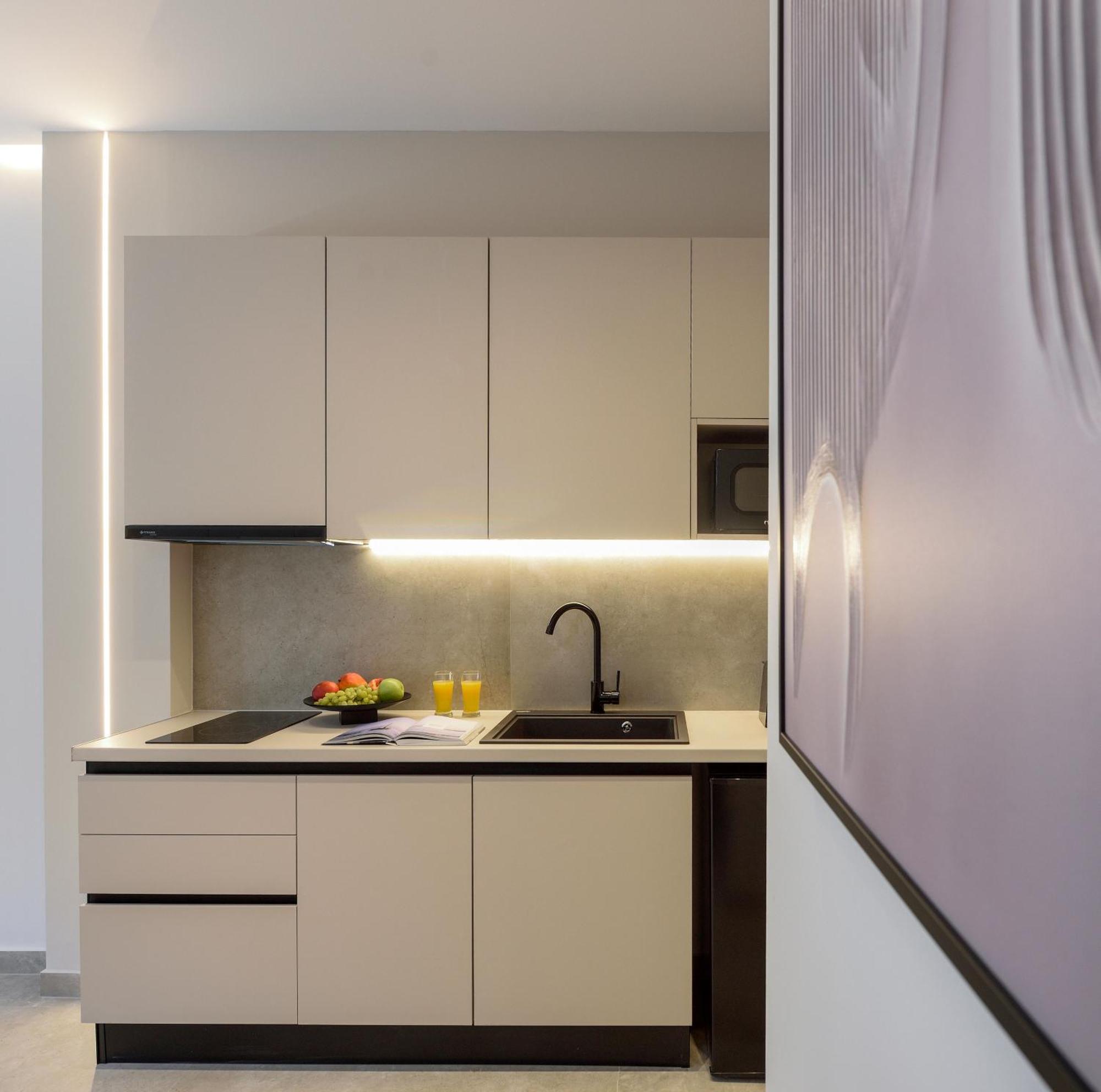 Loena Luxury Suites Thessaloniki Exterior photo