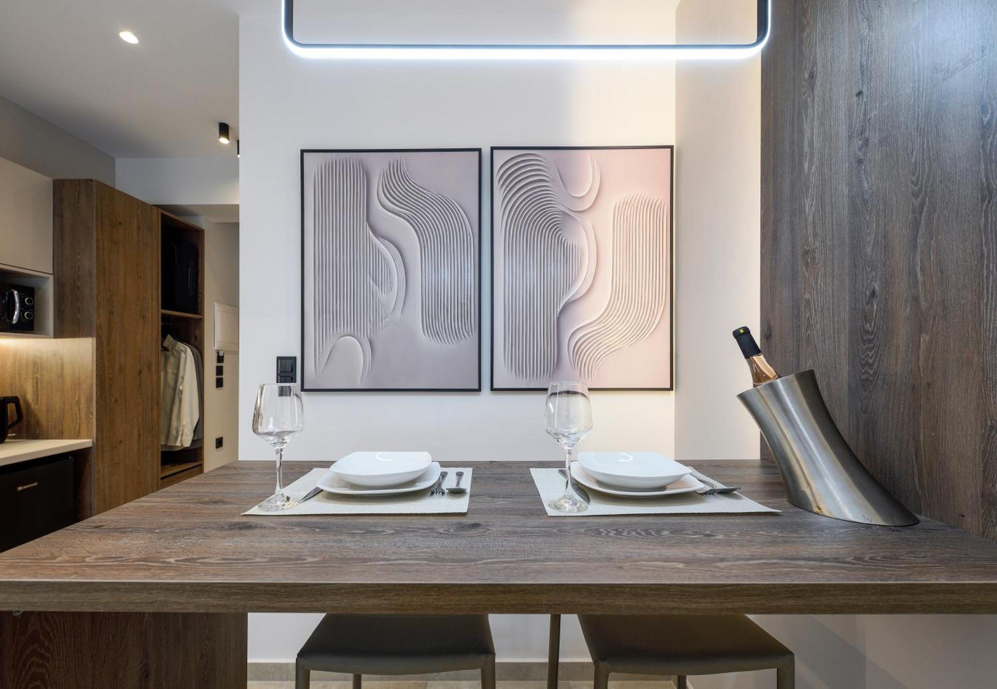 Loena Luxury Suites Thessaloniki Exterior photo